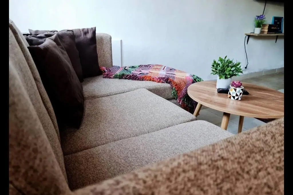 Poblado Primer Piso Ed Villada 173 Medellín Appartement