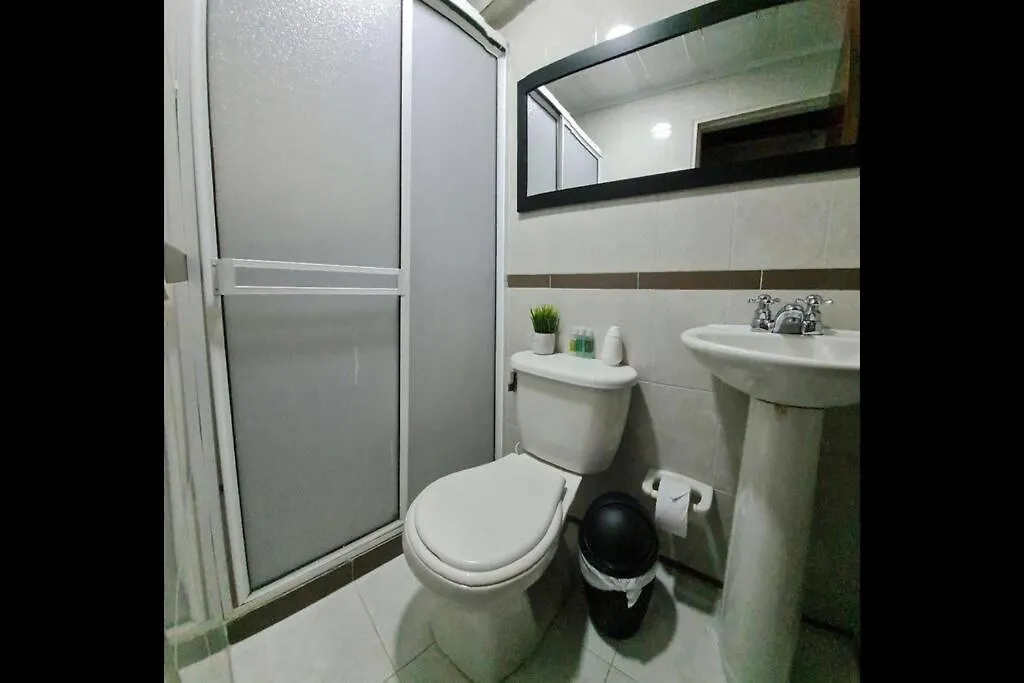 Poblado Primer Piso Ed Villada 173 Medellín Apartamento